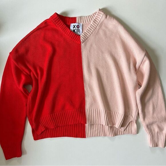 Colorblock Heart V-Neck Sweater - Red and Cream - Picture 2 of 7